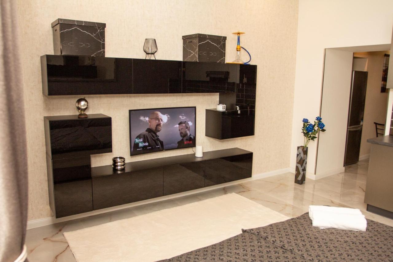 Apartment Silver *