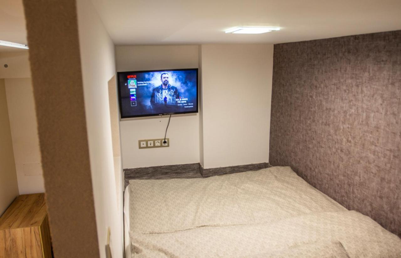 Silver Apartment